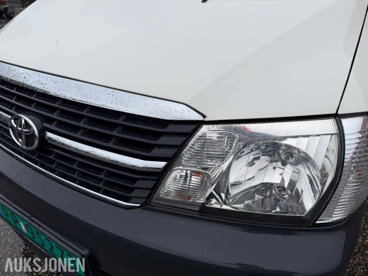 2011 Toyota HIACE 2.5-117 D 4WD - 90992 KM