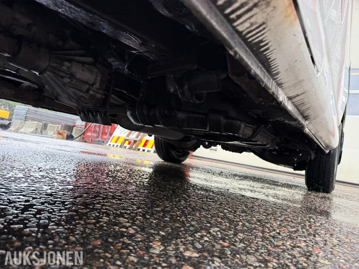 2011 Toyota HIACE 2.5-117 D 4WD - 90992 KM