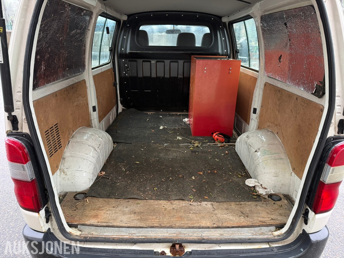 2011 Toyota HIACE 2.5-117 D 4WD - 90992 KM