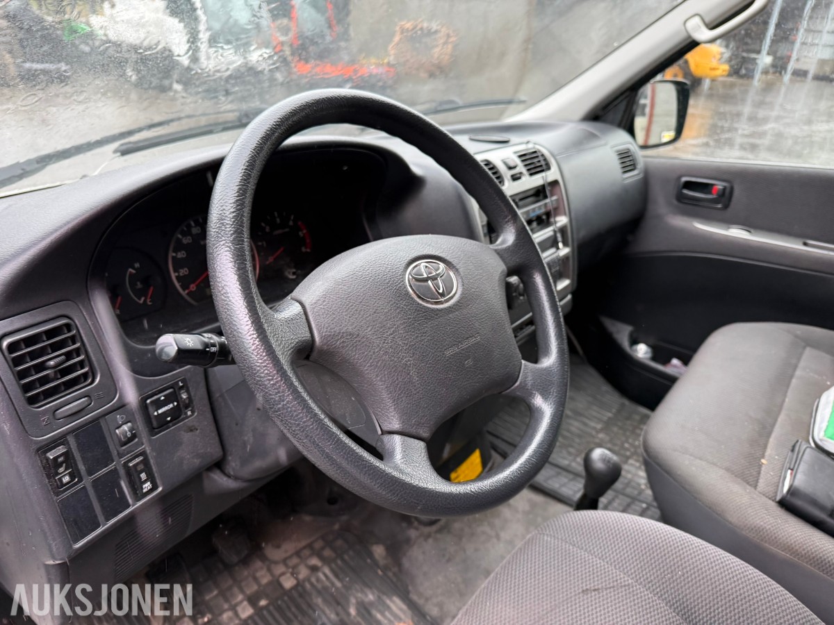 2011 Toyota HIACE 2.5-117 D 4WD - 90992 KM