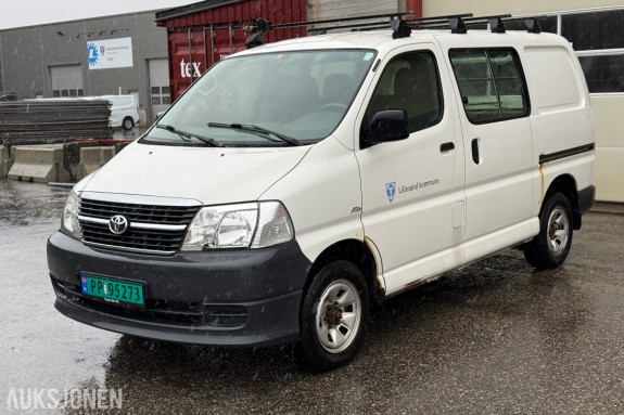 2011 Toyota HIACE 2.5-117 D 4WD - 90992 KM
