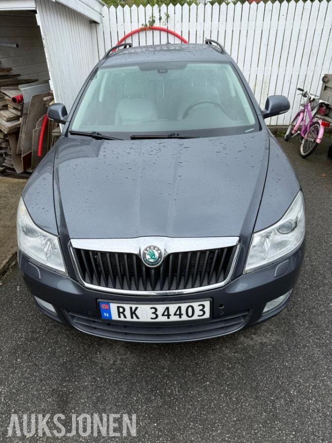 2012 Skoda Octavia 1.6 Diesel 105hk Automat, Cruisekontroll, Hengerfeste