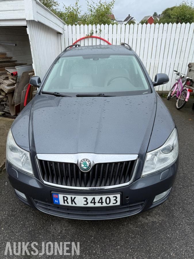 2012 Skoda Octavia 1.6 Diesel 105hk Automat, Cruisekontroll, Hengerfeste