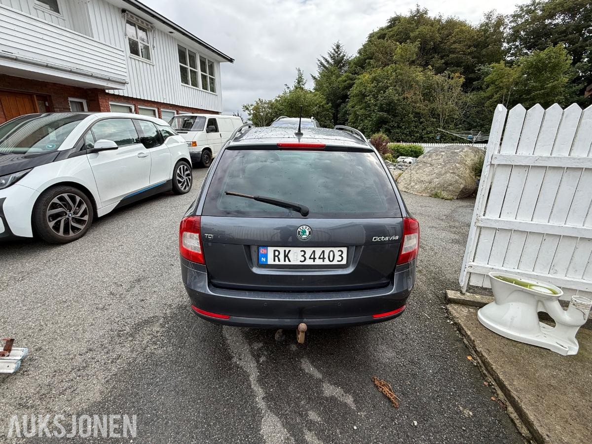 2012 Skoda Octavia 1.6 Diesel 105hk Automat, Cruisekontroll, Hengerfeste