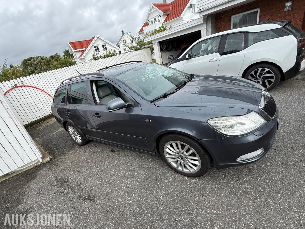 2012 Skoda Octavia 1.6 Diesel 105hk Automat, Cruisekontroll, Hengerfeste