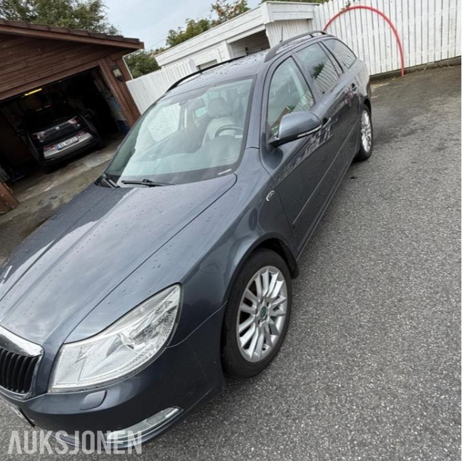 2012 Skoda Octavia 1.6 Diesel 105hk Automat, Cruisekontroll, Hengerfeste