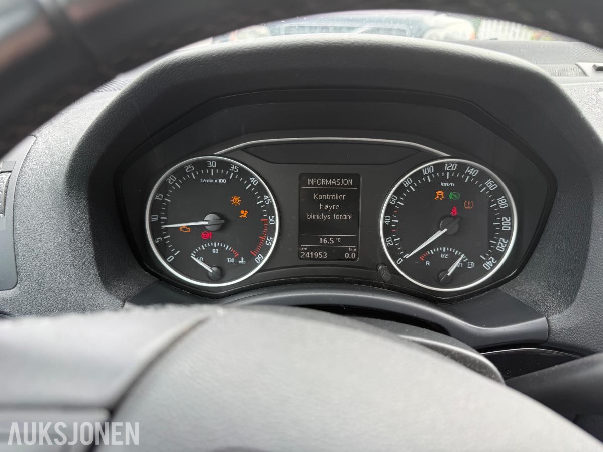 2012 Skoda Octavia 1.6 Diesel 105hk Automat, Cruisekontroll, Hengerfeste