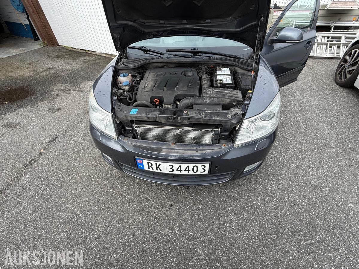 2012 Skoda Octavia 1.6 Diesel 105hk Automat, Cruisekontroll, Hengerfeste