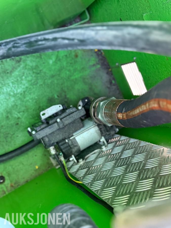 Vera tank 1000 liter Bensintank med 2 pumper