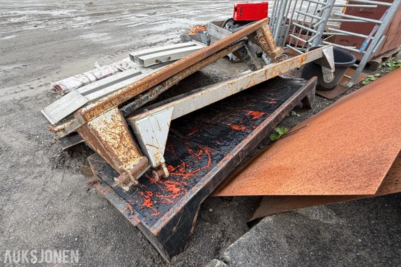 3 Stk bakluker og 1 lem til tippkasser