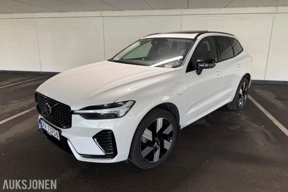2025 Volvo XC60 T6 350hk AWD ULTRA DARK EDITION HENGERFESTE LUFT B&W HEAD UP PANO 360 KAMERA ACC, 140000km