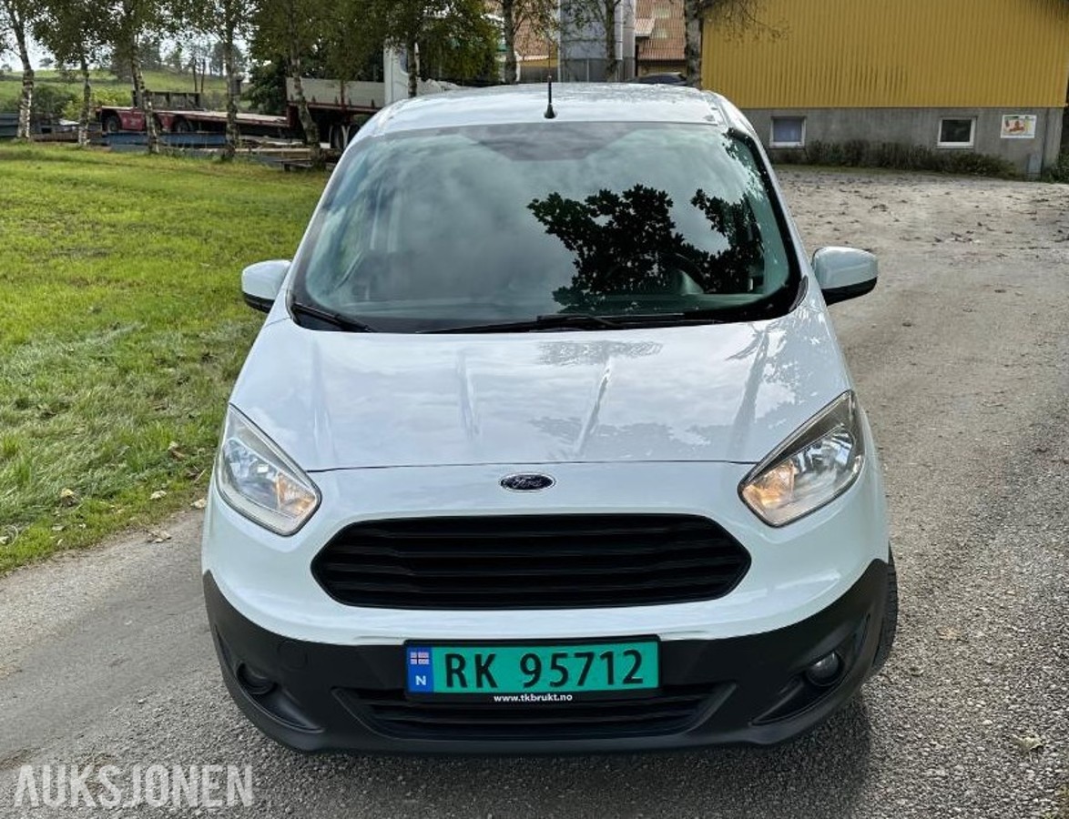 2016 Ford Transit Courier 1.6 Diesel, S+V dekk