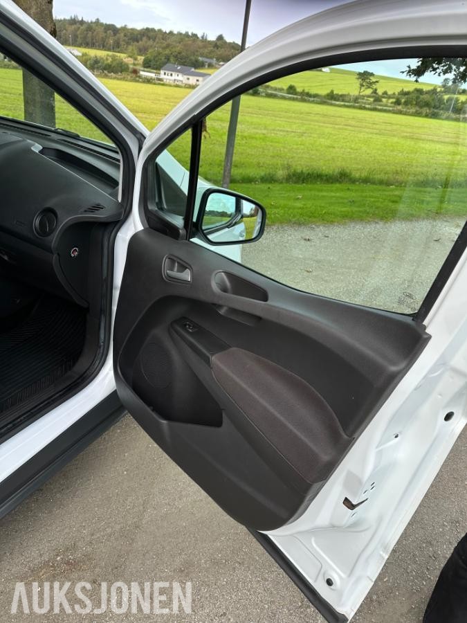 2016 Ford Transit Courier 1.6 Diesel, S+V dekk