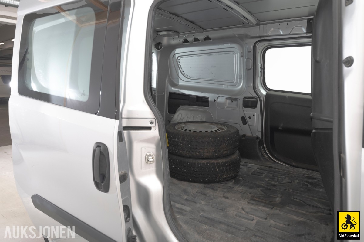 2017 Opel COMBO 1.2 D 95HK HENGERFESTE KLIMA SKYVEDØRER