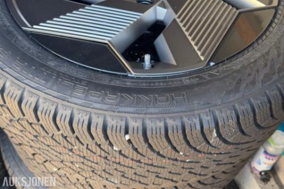 2026 Toyota  Urban Cruiser komplette vinterhjul - Nokian hakkapelitta r5 225/55R18