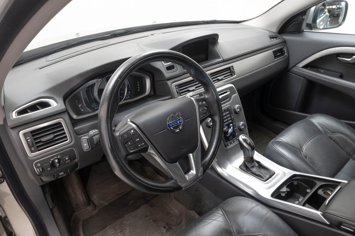 2014 Volvo XC 70 SUMMUM D4 215 HK AWD POLESTAR ACC HENGERFESTE VARMER NAVI BLIS SKINN 