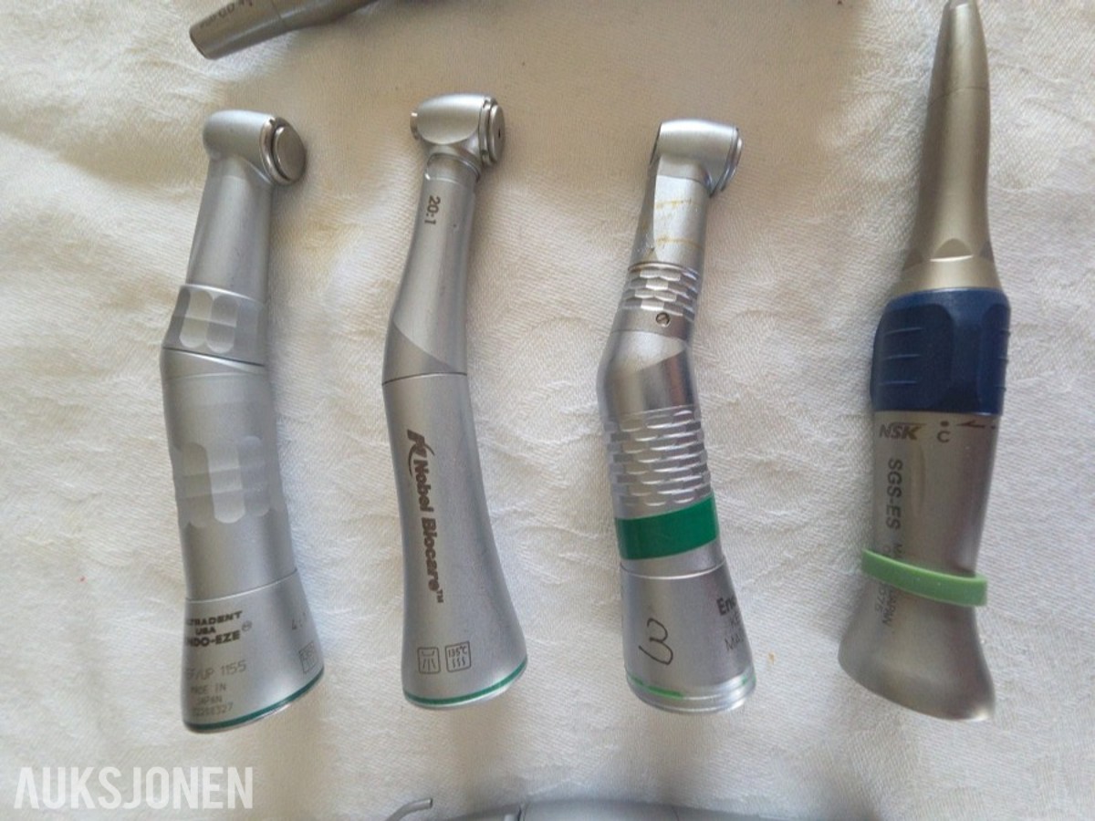 Parti med 10 dentale hånd- og vinkelstykker – KaVo, NSK, W&H, Nobel Biocare og Aesculap