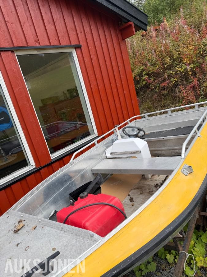 1999 Buster S båt med Yamaha 9.9hk 