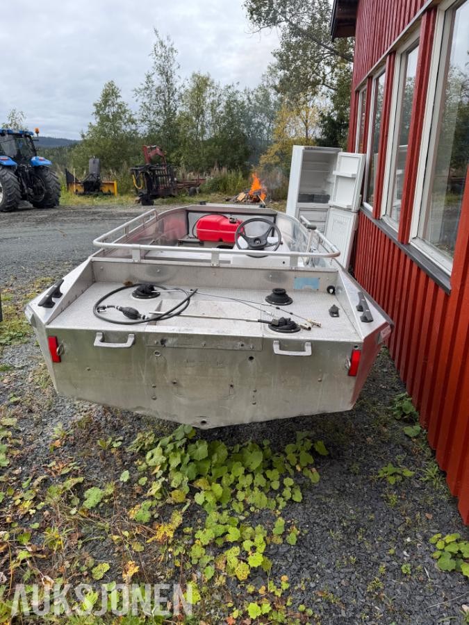 1999 Buster S båt med Yamaha 9.9hk 