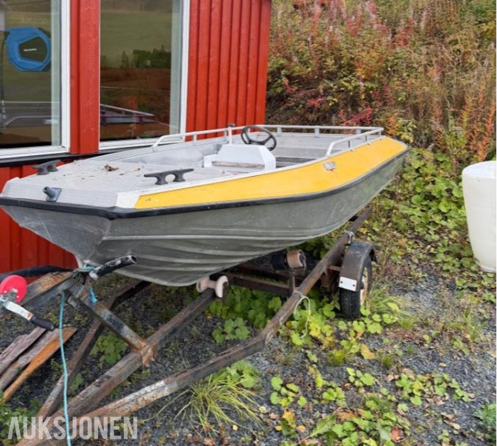 1999 Buster S båt med Yamaha 9.9hk 