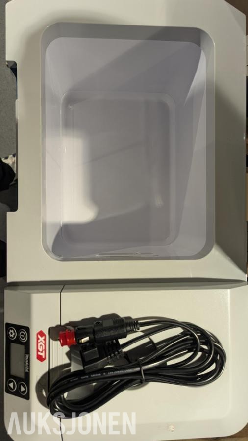 Makita KJØLEBOKS 18V/40V/230V 20L CW001GZ