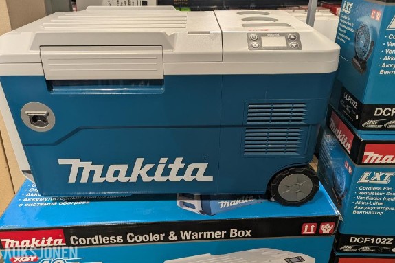 Makita KJØLEBOKS 18V/40V/230V 20L CW001GZ