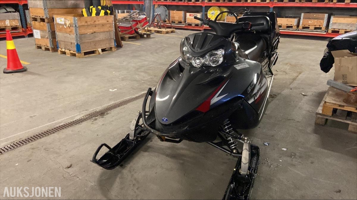 2014 Polaris 600 IQ Widetrak snøscooter med hengerfeste og bagasjeboks