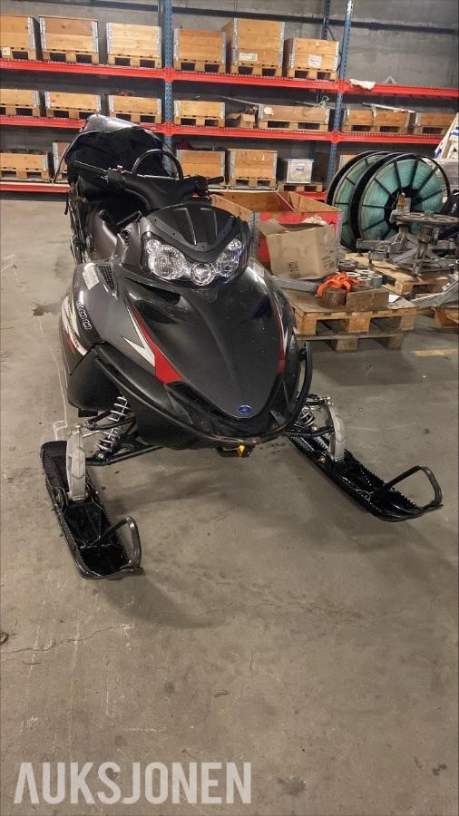 2014 Polaris 600 IQ Widetrak snøscooter med hengerfeste og bagasjeboks