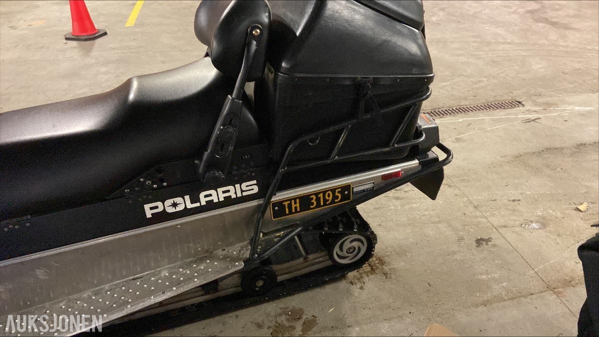 2014 Polaris 600 IQ Widetrak snøscooter med hengerfeste og bagasjeboks