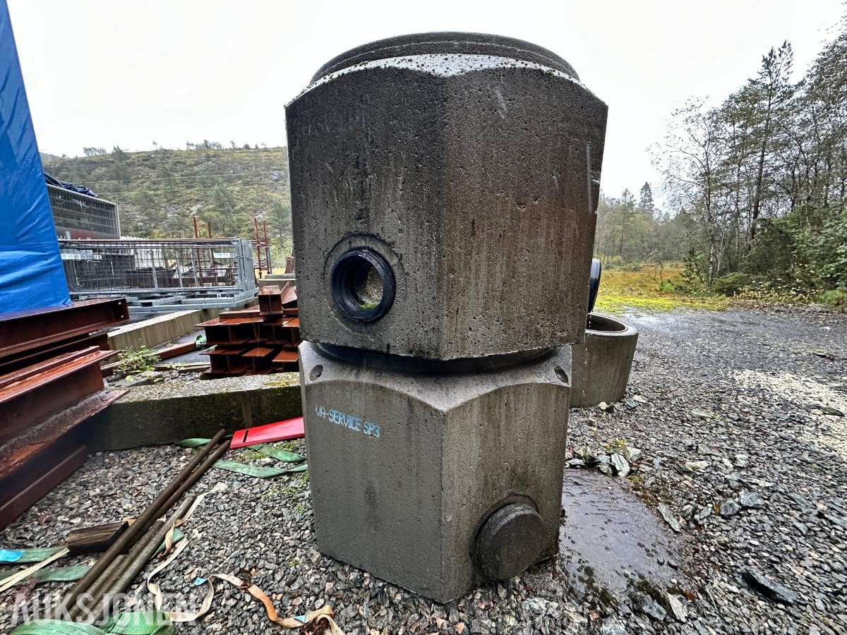 Parti med betongkummer og kumdeler – diverse størrelser og utførelser