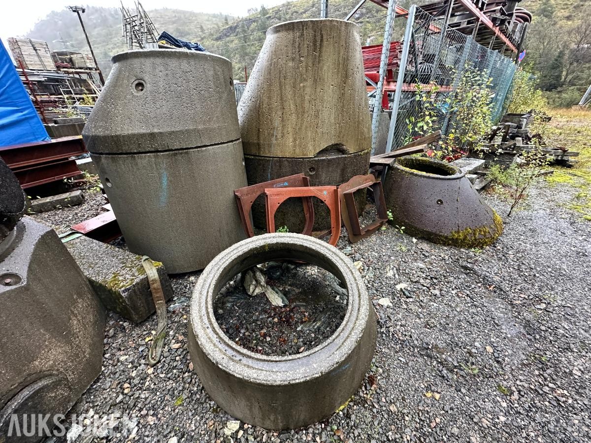 Parti med betongkummer og kumdeler – diverse størrelser og utførelser