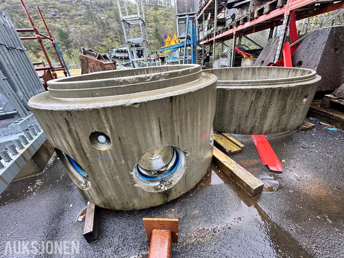 Parti med betongkummer og kumdeler – diverse størrelser og utførelser
