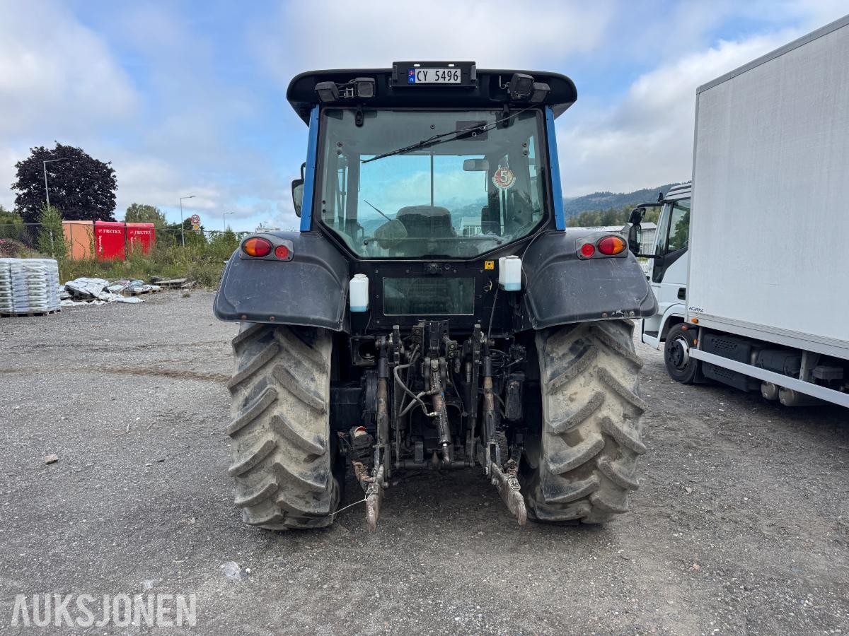 2009 Valtra N92 traktor med frontlaster og skuffe / 4327 timer
