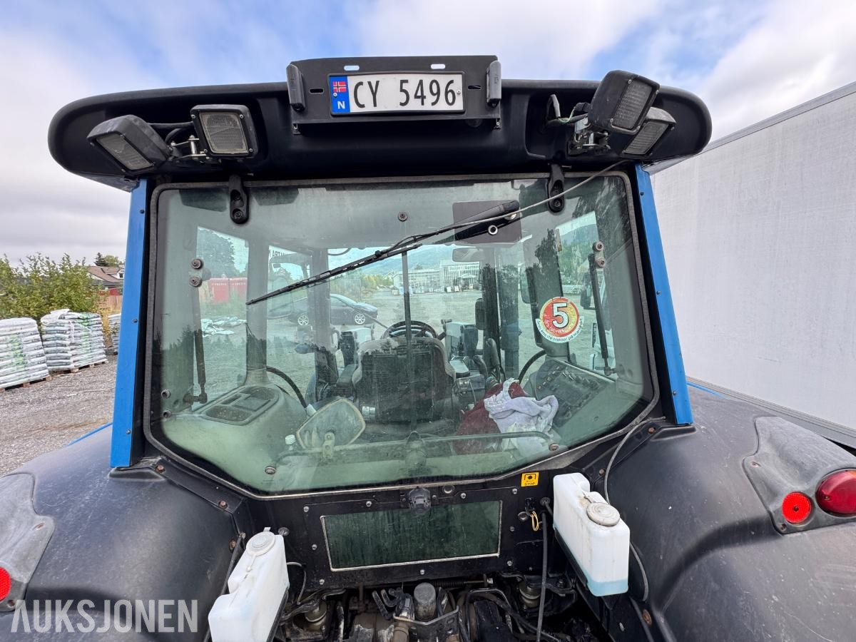 2009 Valtra N92 traktor med frontlaster og skuffe / 4327 timer