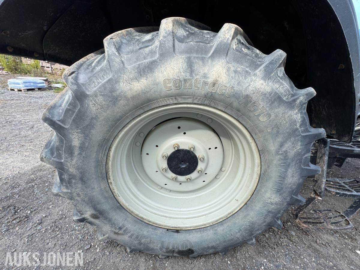 2009 Valtra N92 traktor med frontlaster og skuffe / 4327 timer