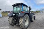2009 Valtra N92 traktor med frontlaster og skuffe / 4327 timer