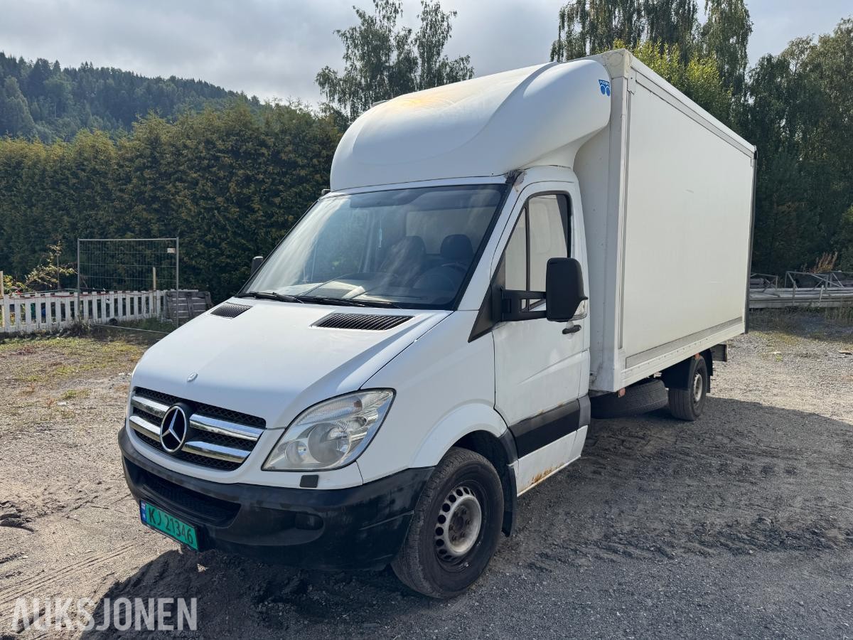 2010 Mercedes-Benz Sprinter 319 CDI 3.0-190D skapbil med bakløfter / 259914km