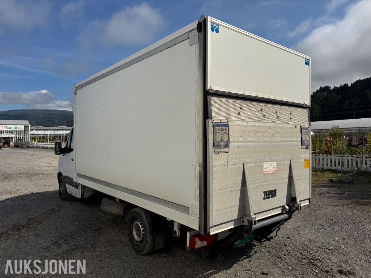2010 Mercedes-Benz Sprinter 319 CDI 3.0-190D skapbil med bakløfter / 259914km