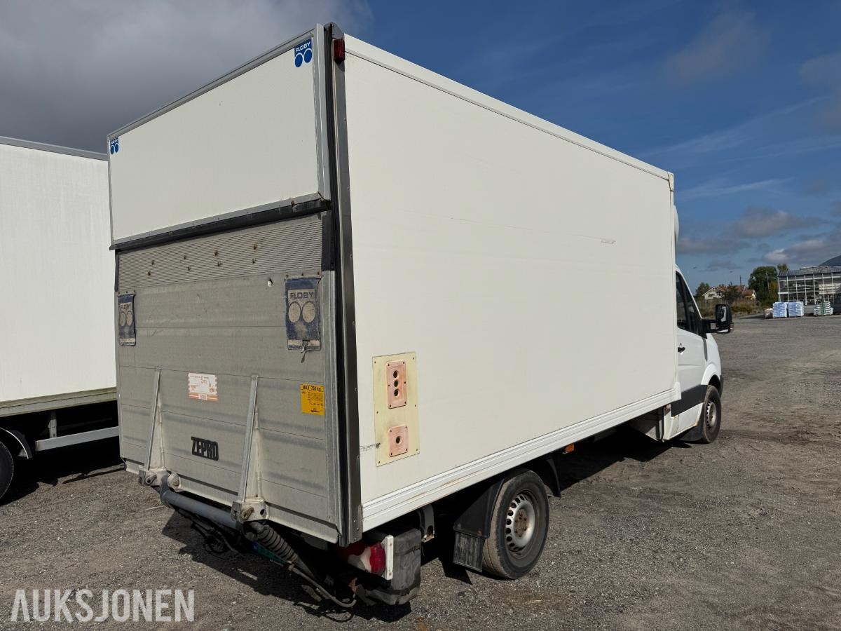 2010 Mercedes-Benz Sprinter 319 CDI 3.0-190D skapbil med bakløfter / 259914km