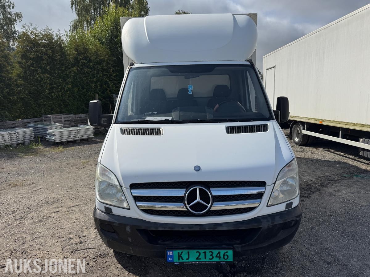 2010 Mercedes-Benz Sprinter 319 CDI 3.0-190D skapbil med bakløfter / 259914km