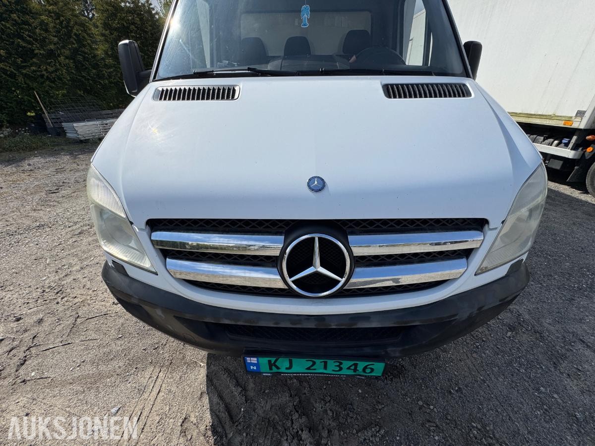 2010 Mercedes-Benz Sprinter 319 CDI 3.0-190D skapbil med bakløfter / 259914km