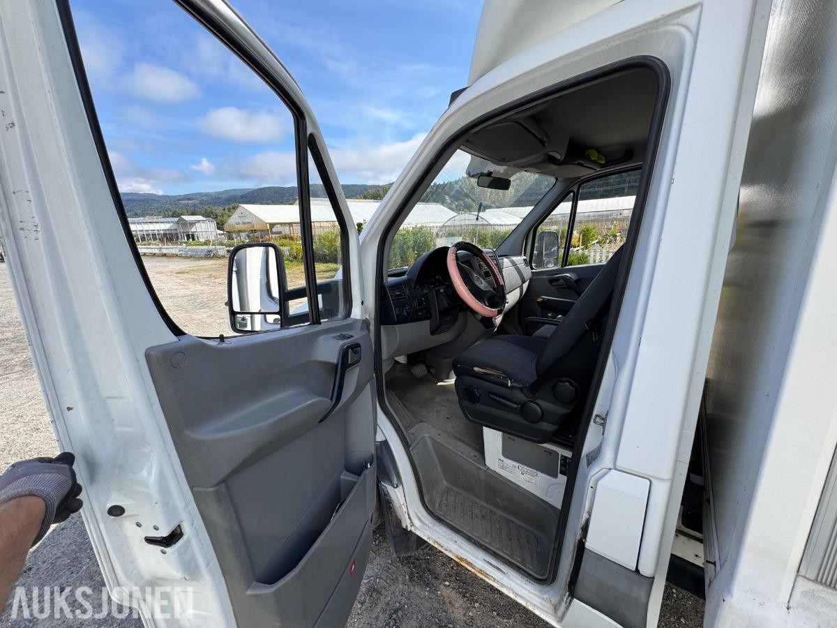 2010 Mercedes-Benz Sprinter 319 CDI 3.0-190D skapbil med bakløfter / 259914km