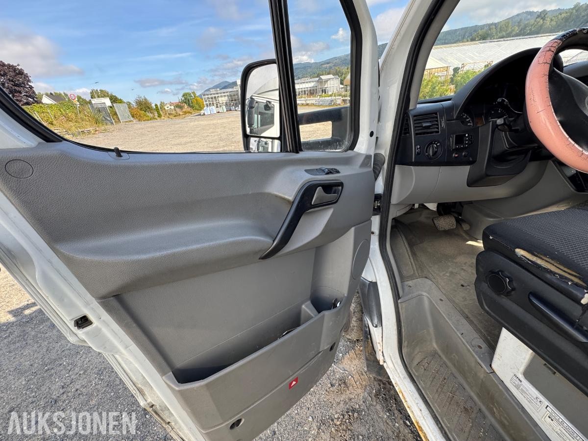 2010 Mercedes-Benz Sprinter 319 CDI 3.0-190D skapbil med bakløfter / 259914km