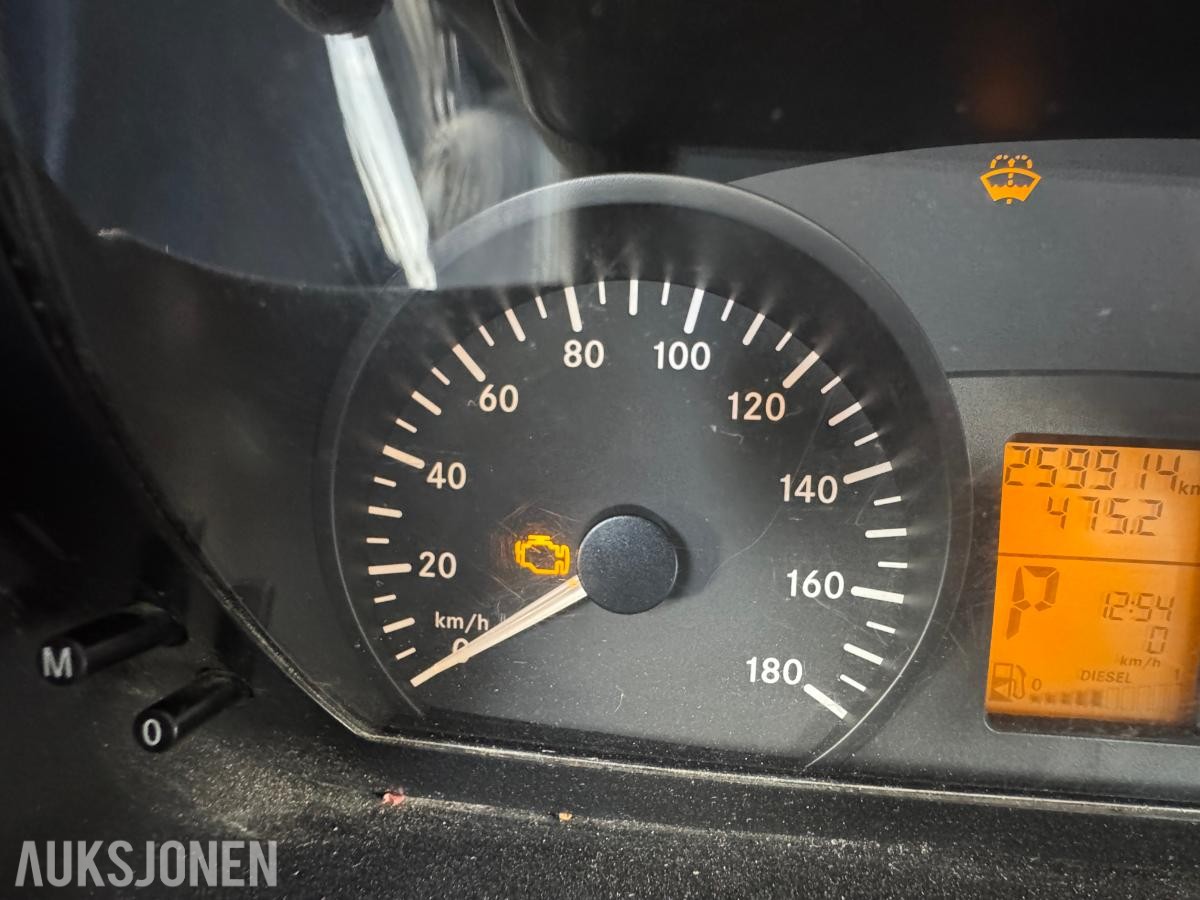 2010 Mercedes-Benz Sprinter 319 CDI 3.0-190D skapbil med bakløfter / 259914km