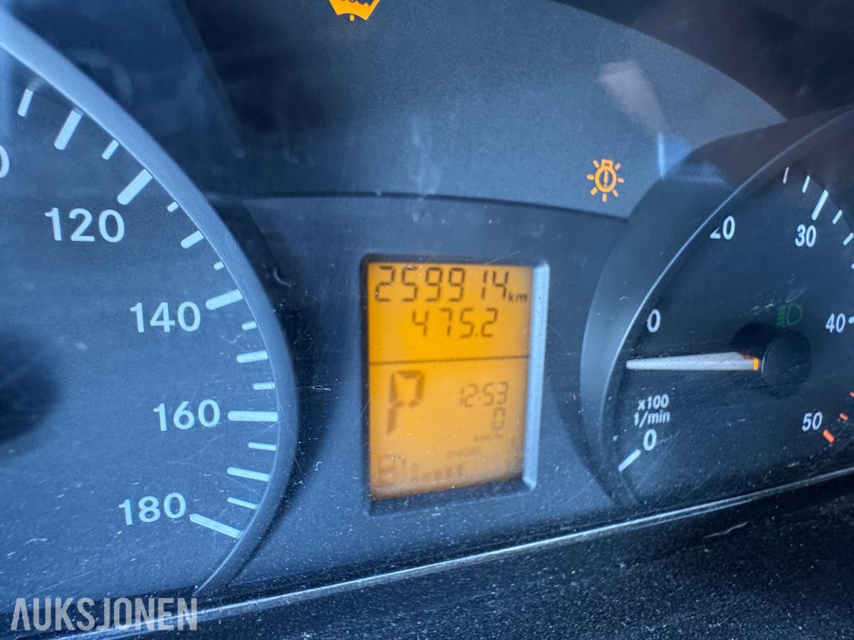 2010 Mercedes-Benz Sprinter 319 CDI 3.0-190D skapbil med bakløfter / 259914km