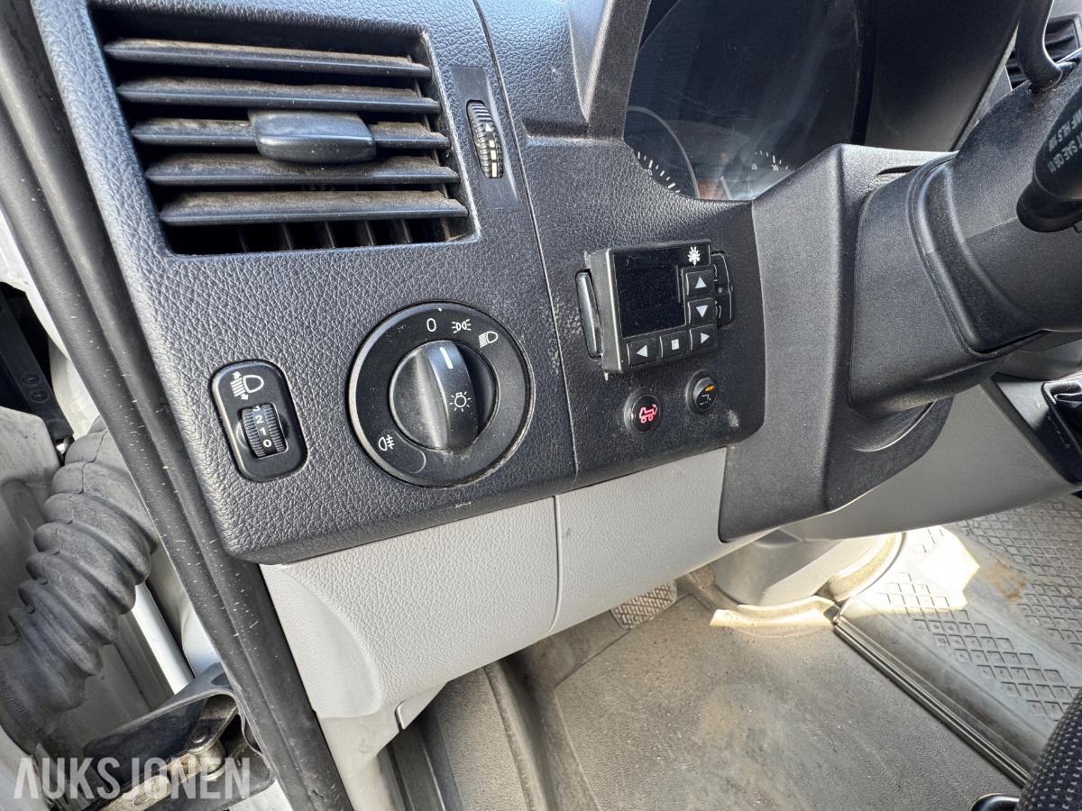 2010 Mercedes-Benz Sprinter 319 CDI 3.0-190D skapbil med bakløfter / 259914km