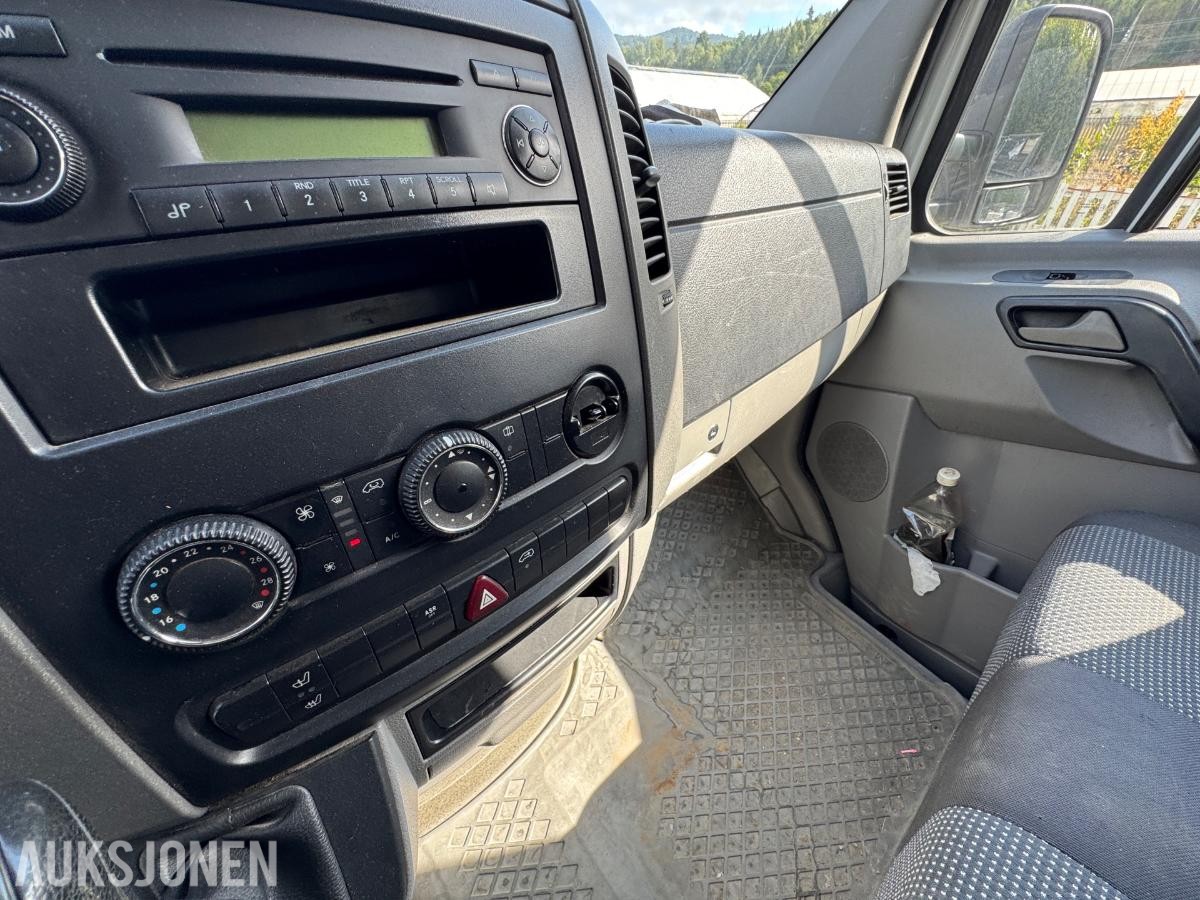 2010 Mercedes-Benz Sprinter 319 CDI 3.0-190D skapbil med bakløfter / 259914km
