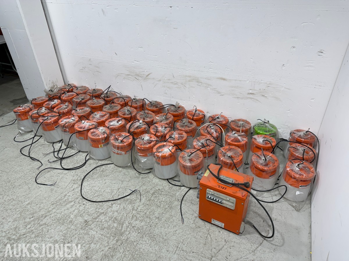 48.stk Mberg LED-arbeidslamper med fordelingsskap 230V–48V