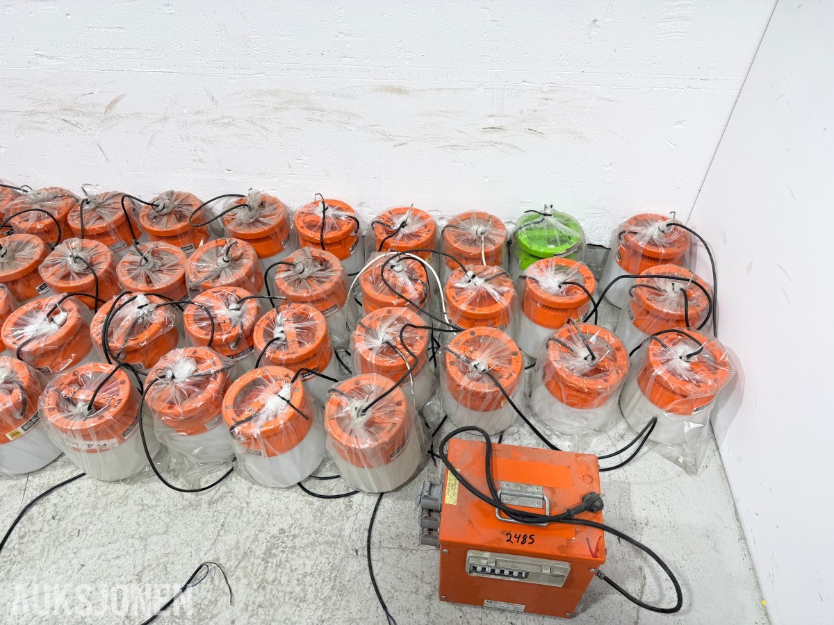 48.stk Mberg LED-arbeidslamper med fordelingsskap 230V–48V