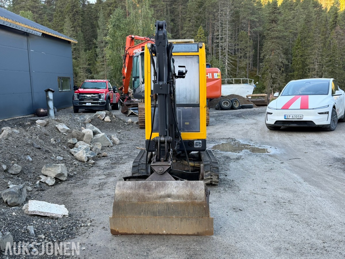 2006 Volvo EC20B XTV minigraver med 3 skuffer